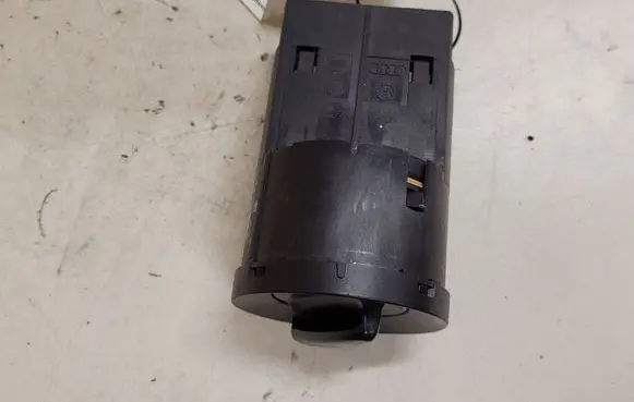Volkswagen PASSAT B5.5 Light switch 1C0941531