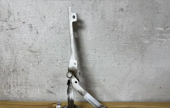 Volkswagen Golf VI Engine bonnet/hood hinges 1KM823302