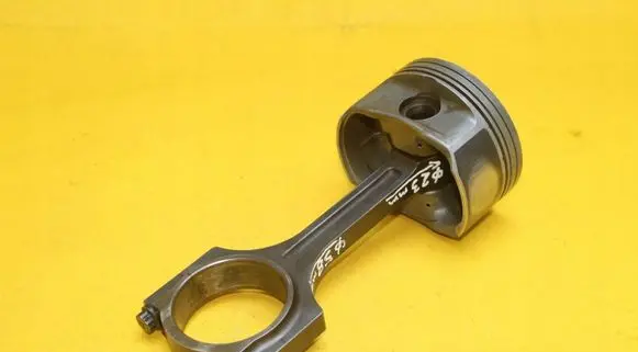 KIA Optima Piston with connecting rod