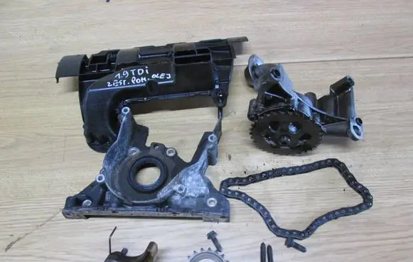 Volkswagen PASSAT B6 other engine part 038103153D