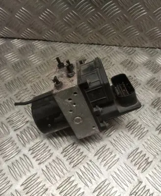 Skoda Fabia Mk1 (6Y) ABS Pump 6Q0907379C 0265800003