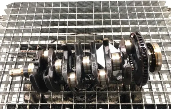 Opel Corsa D Crankshaft 55561516