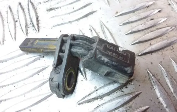 Volkswagen Touran I ABS brake wheel speed sensor 7H0927803