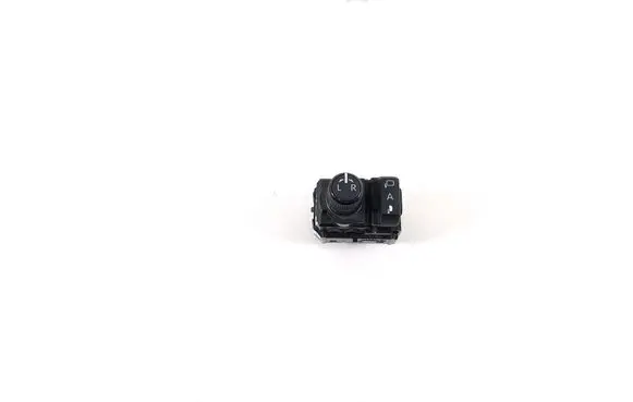Toyota Corolla Cross Wing mirror switch 8487216010