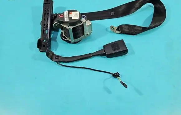 Skoda Octavia Mk2 (1Z) Front seatbelt 1Z0857701A IMPRK1554896