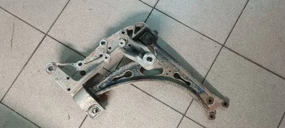 Skoda Octavia Mk2 (1Z) Front lower control arm/wishbone 1K0407153g
