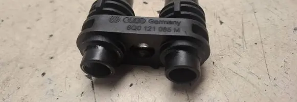 Coolant pipe/hose