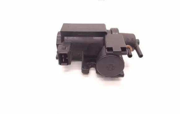 BMW 6 F06 Gran coupe Turbo solenoid valve 70088711 7626351 13T009