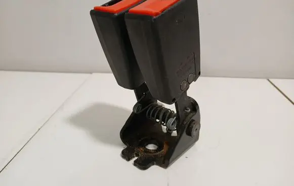 Land Rover Freelander 2 - LR2 Rear seatbelt buckle 33055555