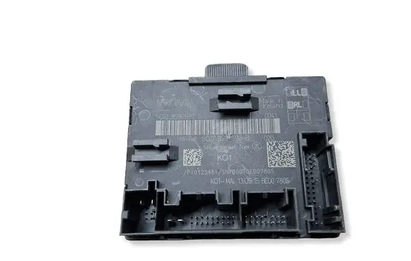 Volkswagen PASSAT B8 Door control unit/module 5Q0959592E 5Q0959592B