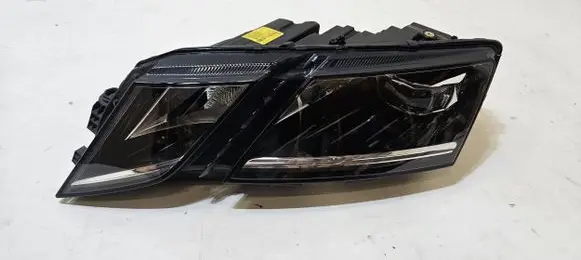 Skoda Octavia Mk3 (5E) Headlight/headlamp 5E1945015E