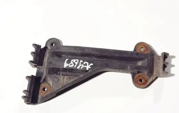 Audi A6 S6 C4 4A Front bumper mounting bracket 4a0807284a