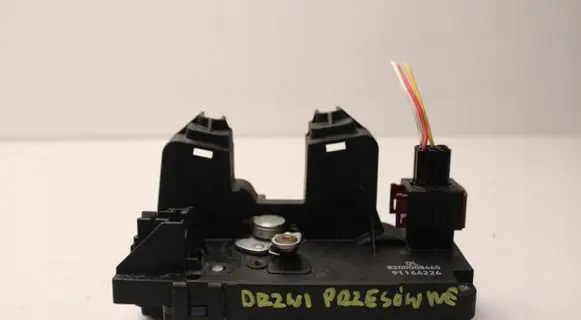 Opel Vivaro Sliding door lock 