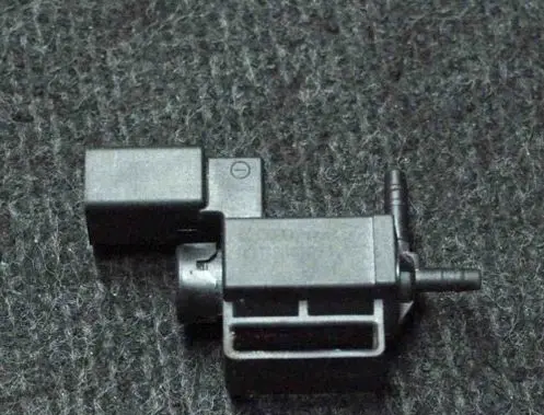 Audi A4 S4 B8 8K Turbo solenoid valve 037906283C