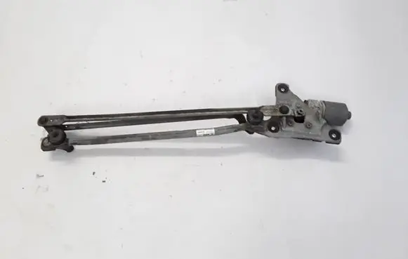 Volvo C70 Front wiper linkage 