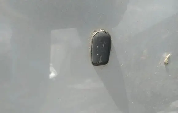 Ford Focus Windshield washer spray nozzle 