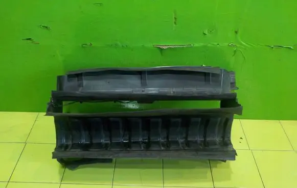 Land Rover Range Rover Sport L320 Intercooler air channel guide 