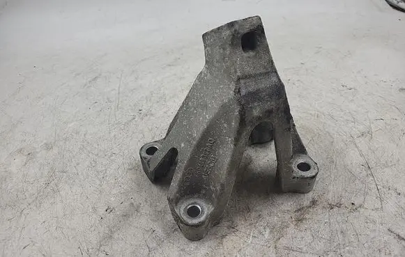 Audi A4 S4 B8 8K Engine mounting bracket 8K0199307