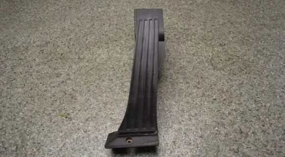 BMW 7 E65 E66 Accelerator throttle pedal 6766930 25916010