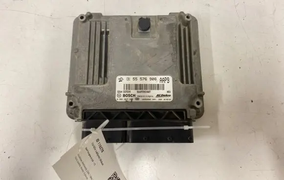 Opel Insignia A Engine control unit/module 55576906 0281017105