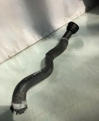 Mercedes-Benz GLA H247 Engine coolant pipe/hose A1775014802