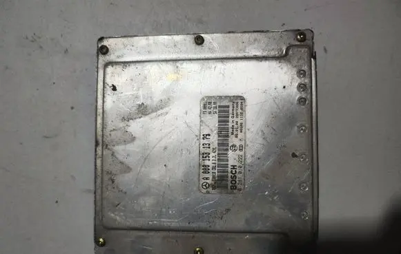 Mercedes-Benz E W210 Engine control unit/module A0001531379 0281010222