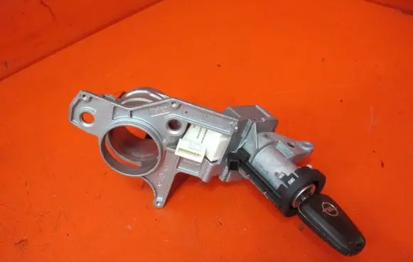 Opel Astra H Ignition lock 2421430
