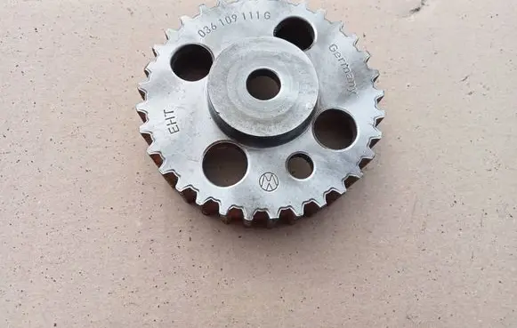 Volkswagen Golf V Camshaft pulley/ VANOS 036109111G