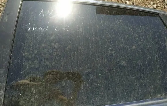 Honda CR-V Rear door window glass
