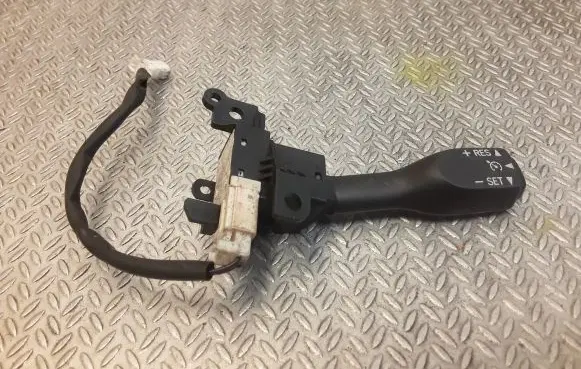 Lexus RX 330 - 350 - 400H Cruise control switch 
