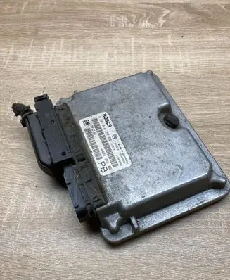 Opel Astra G Engine control unit/module ECU 24417167 0281010267