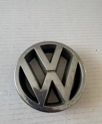 Volkswagen PASSAT B4 Manufacturer badge logo/emblem 321853601B