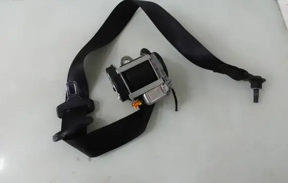 Mercedes-Benz B W245 Front seatbelt 607718000
