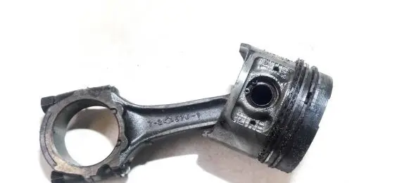 Nissan Almera Piston with connecting rod 7257j1