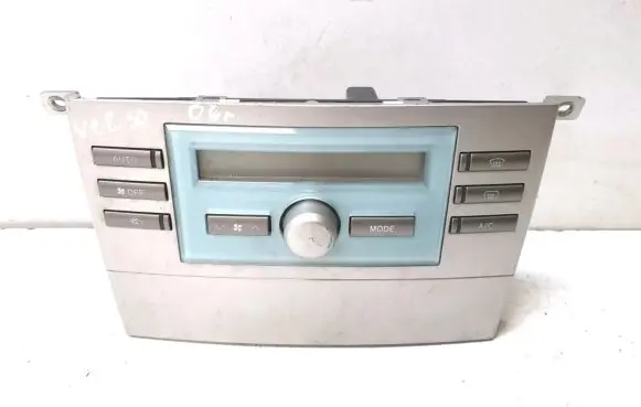 Toyota Corolla Verso AR10 Air conditioner control unit module 