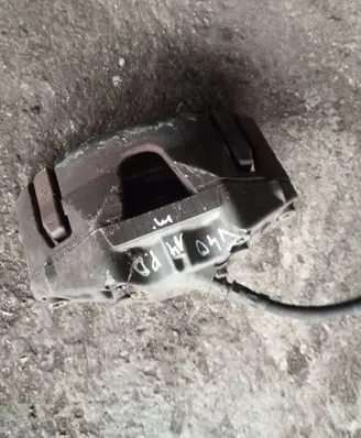 Volvo V40 Front brake caliper 976