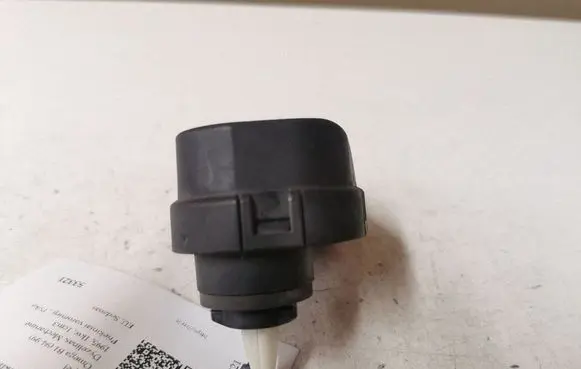 Opel Omega B1 Headlight level adjustment motor 00745711 90565805