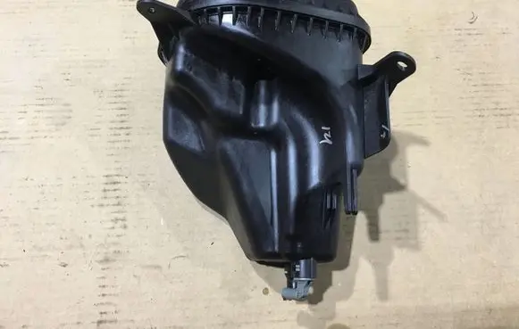 BMW X6 F16 Coolant expansion tank/reservoir 8621092