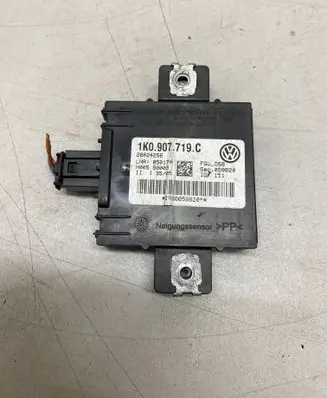 Audi A4 S4 B8 8K Alarm control unit/module 1K0907719C 28024256 980058820
