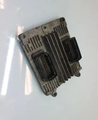 Opel Zafira A Engine control unit/module 09391263 G01002 12202143