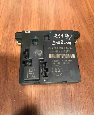 Mercedes-Benz E W211 Door control unit/module 2118704126 00006806