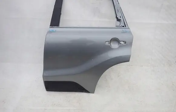 Suzuki Vitara (LY) Rear door
