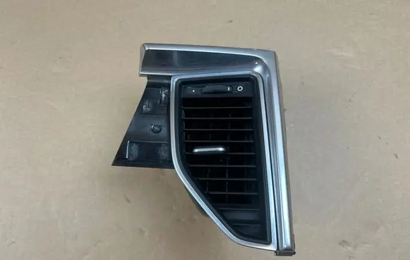 Porsche Macan (95B) Dash center air vent grill 95B857190B