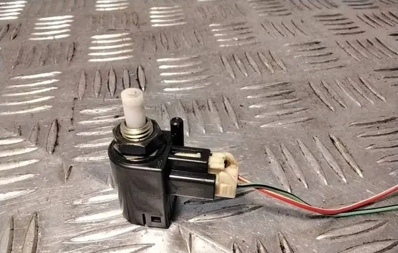 Clutch pedal sensor
