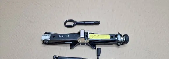Audi A4 S4 B8 8K Lift Jack 8K0011031