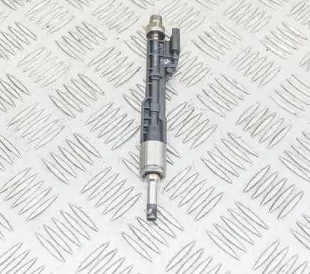 BMW 1 F20 F21 Fuel injector 7597870 0261500109