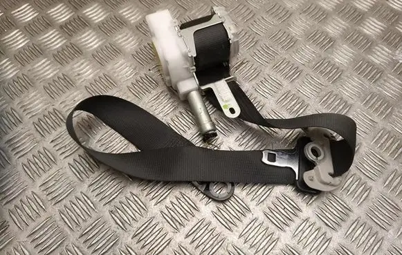 Toyota Avensis T270 Front seatbelt 7P3100P