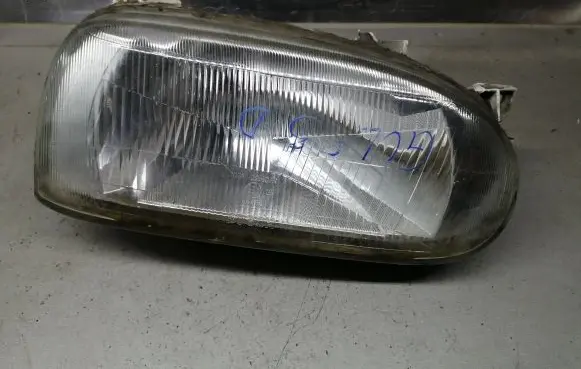 Volkswagen Golf III Headlight/headlamp 0301034114