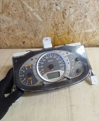 Nissan Almera Tino Speedometer (instrument cluster) BU004 0605052