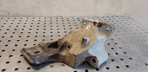 Land Rover Discovery 3 - LR3 Engine mounting bracket KKU500590 4H226037AA